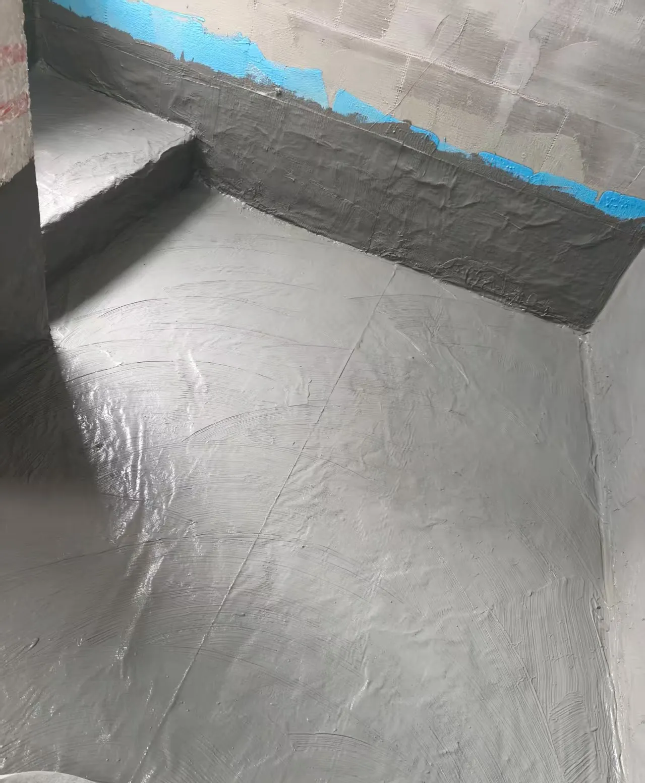 卫生间防水施工：管根部位附加增强