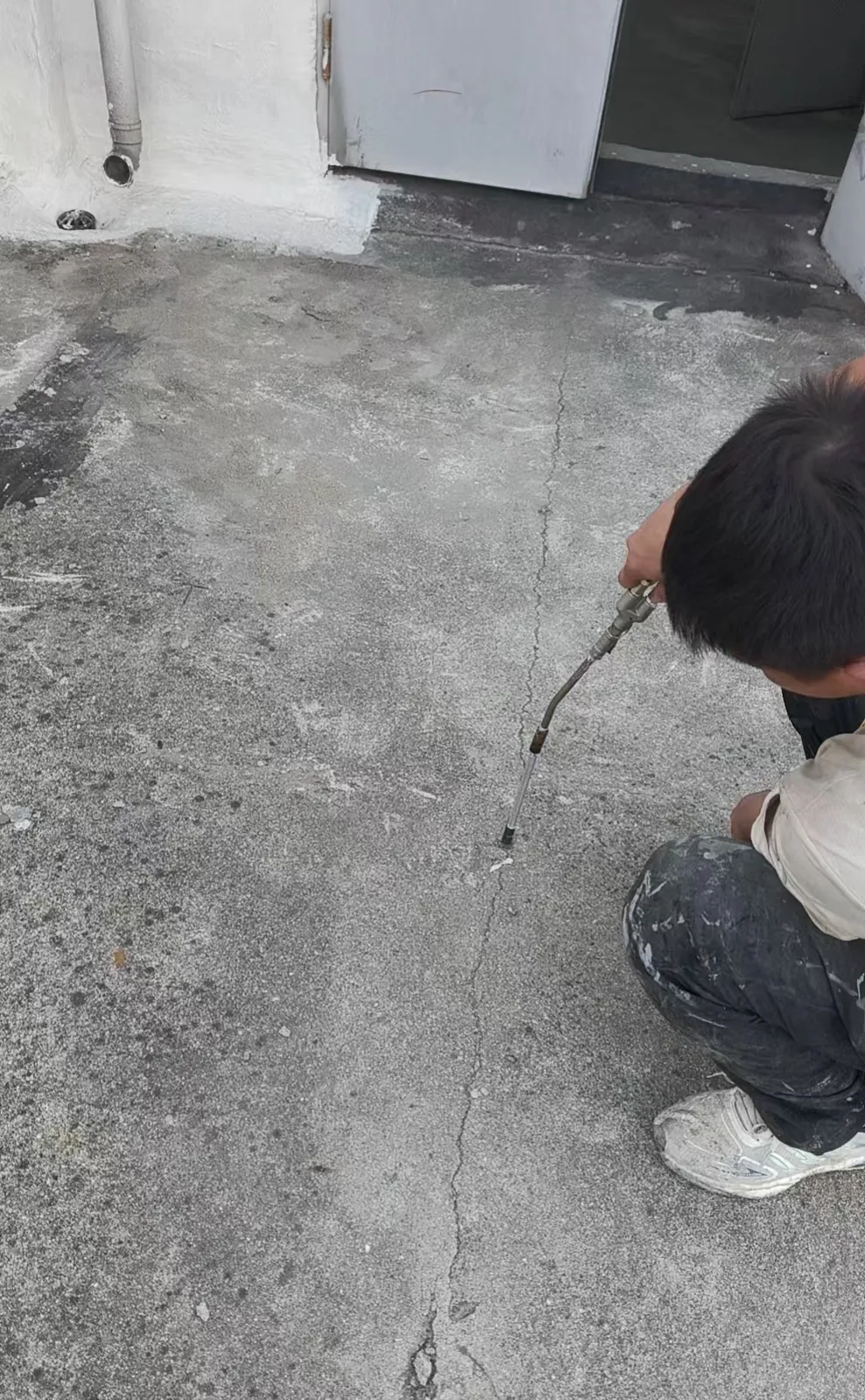 露台防水涂刷施工